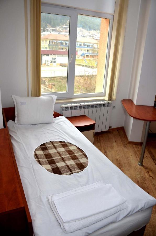 Family Hotel Daisy Borino Eksteriør bilde