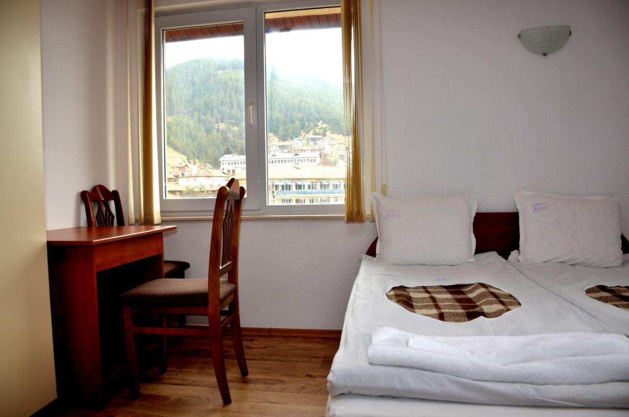 Family Hotel Daisy Borino Eksteriør bilde