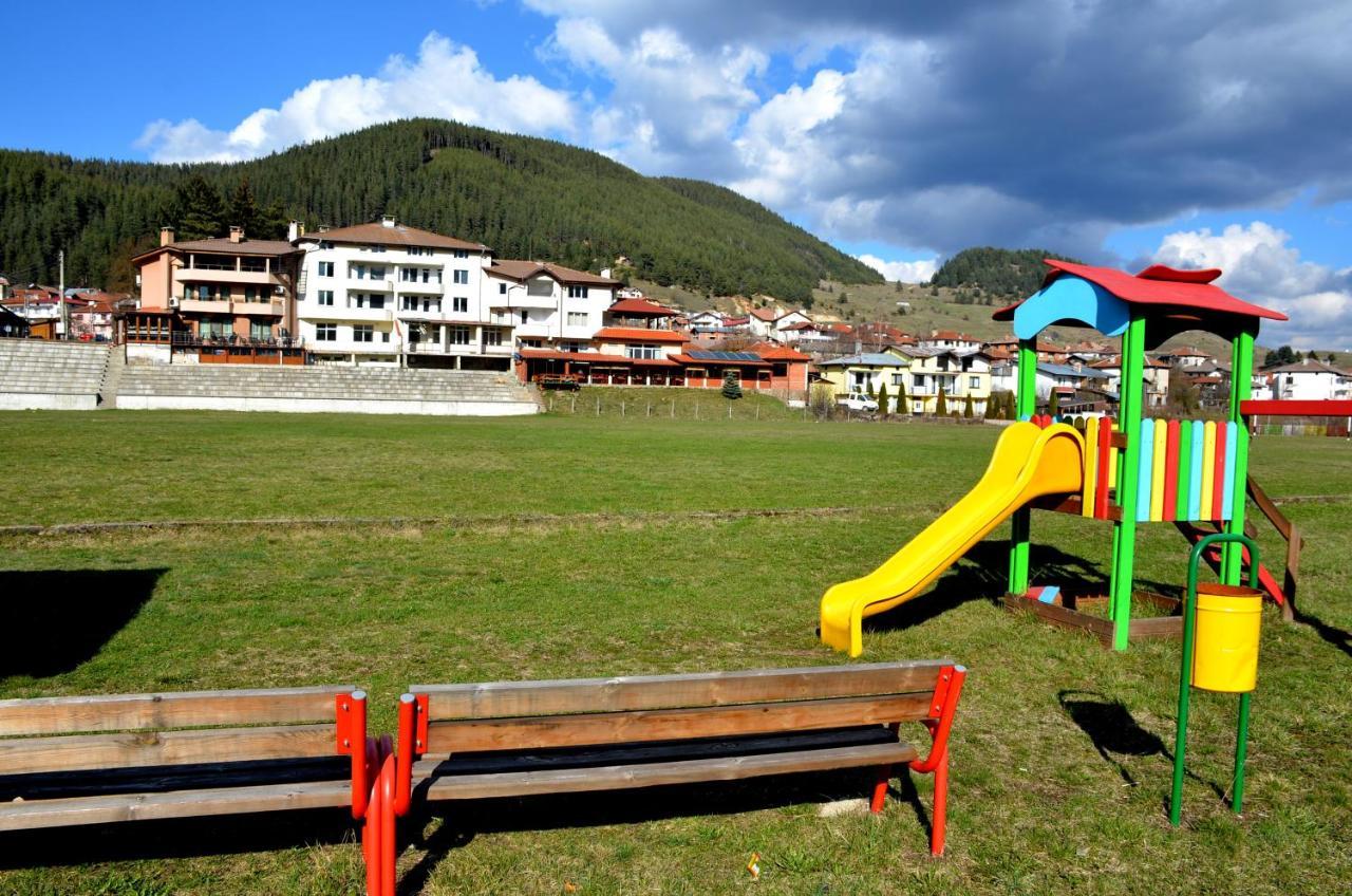 Family Hotel Daisy Borino Eksteriør bilde